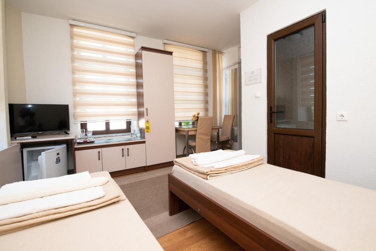ביטולה Stone Bridge Apartments מראה חיצוני תמונה